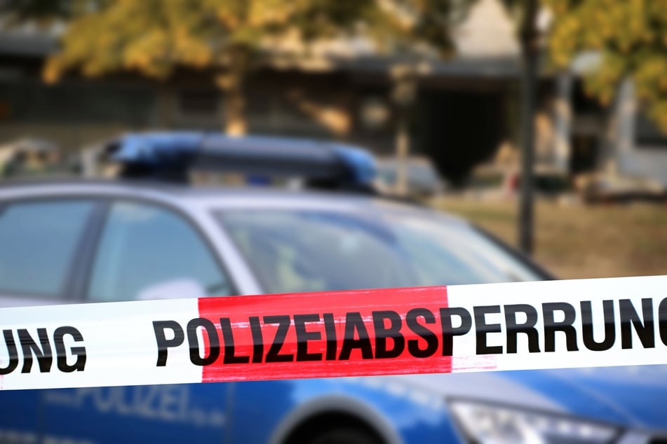 Die Polizei fand die tote 41-Jährige am Freitagvormittag in einem Einfamilienhaus in Bergheim auf. (Symbolbild)