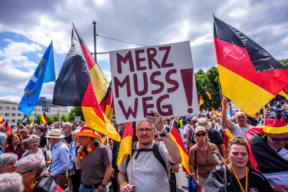 Bereits im Juni rief das Projekt "M1llion" zu einer Demo in Berlin auf. Etwa 2000 Teilnehmer zählte die Polizei. In Plauen rechnen die Veranstalter mit deutlich mehr Demonstranten.