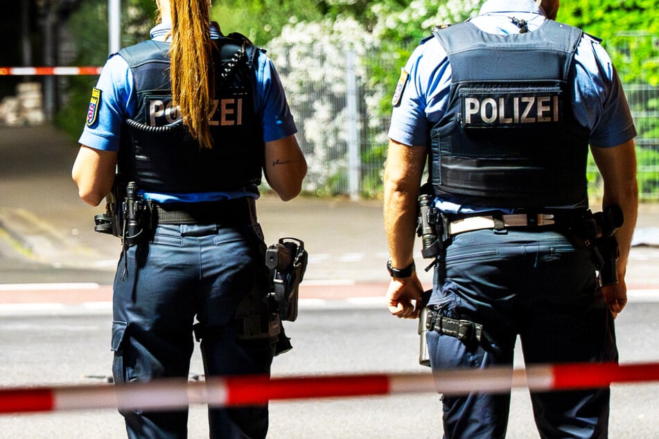 Die Ermittlungen zu dem Unfall im Hessenring dauern an, die Polizei in Rüsselsheim sucht Zeugen des Crashs.
