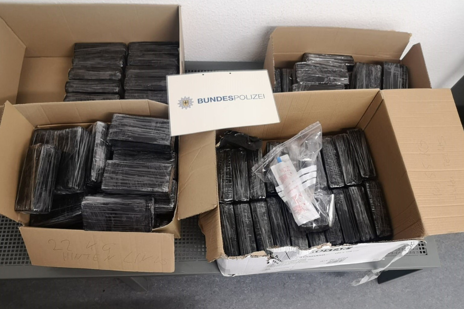 Der von der Polizei sichergestellte Drogenfund hat einen Wert von 1,7 Millionen Euro.