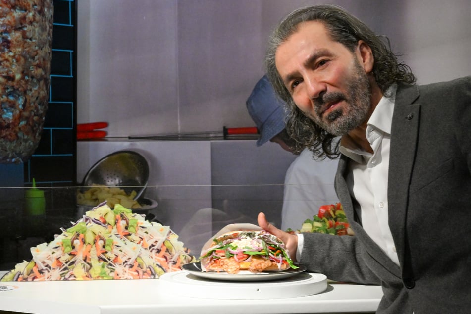 Berlin: 10.000-Euro-Döner in Berlin enthüllt: Mega-Andrang wie bei den Kaulitz-Zwillingen