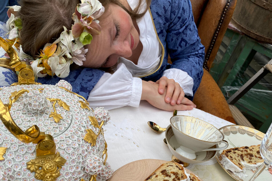 Das Stollen-Model: Sie ist keine Unbekannte. Es ist das ehemalige Stollenmädchen Lina Trepte (21) und sie ist nun "Alice in Wonderland".