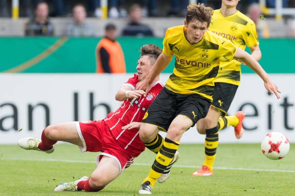 Luca Kilian (r) verteidigt bald für den SCP.