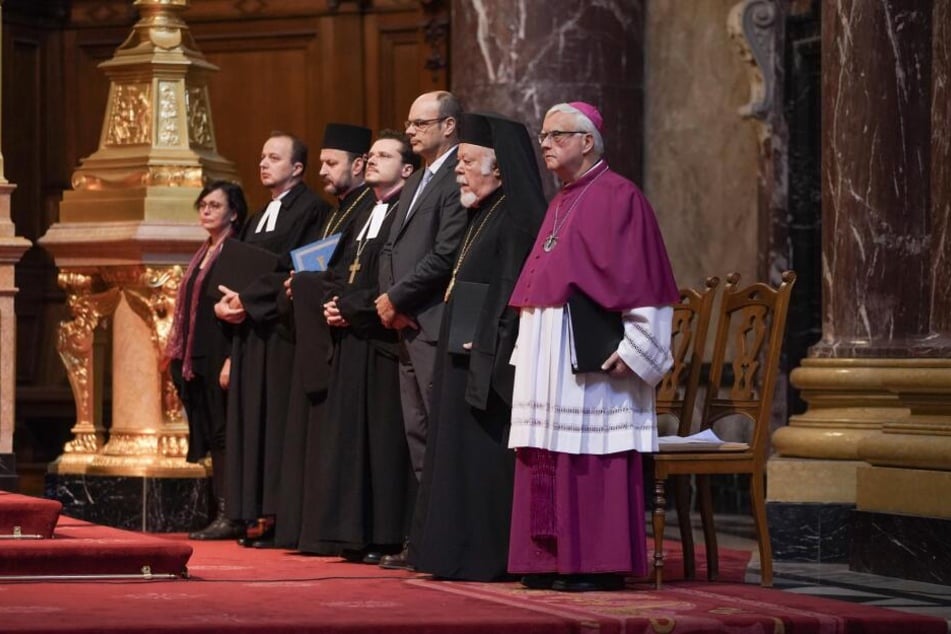 Der Berliner Erzbischof Dr. Heiner Koch (rechts), hier zu sehen bei einem Gottesdienst 2018 im Berliner Dom, äußerte sich zu Greta Thunberg.