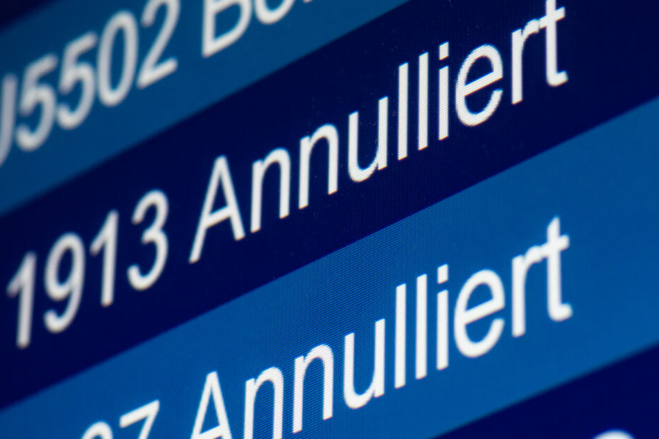 Am Münchner Flughafen sollen 18 Starts und Landungen ausfallen. (Symbolbild)