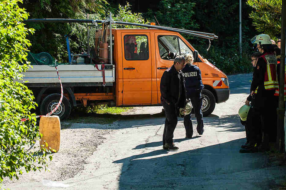 Der Pick-Up machte sich auf der steilen Straße selbstständig.