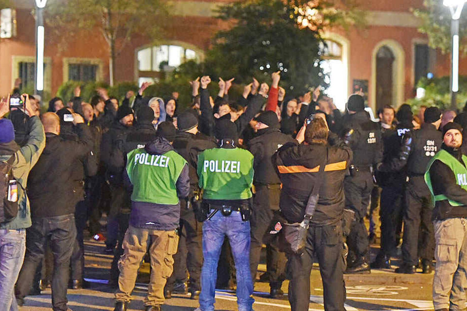 Alle Personen der rechtsextremen Gruppe leben laut Polizei in Cottbus. (Symbolbild)