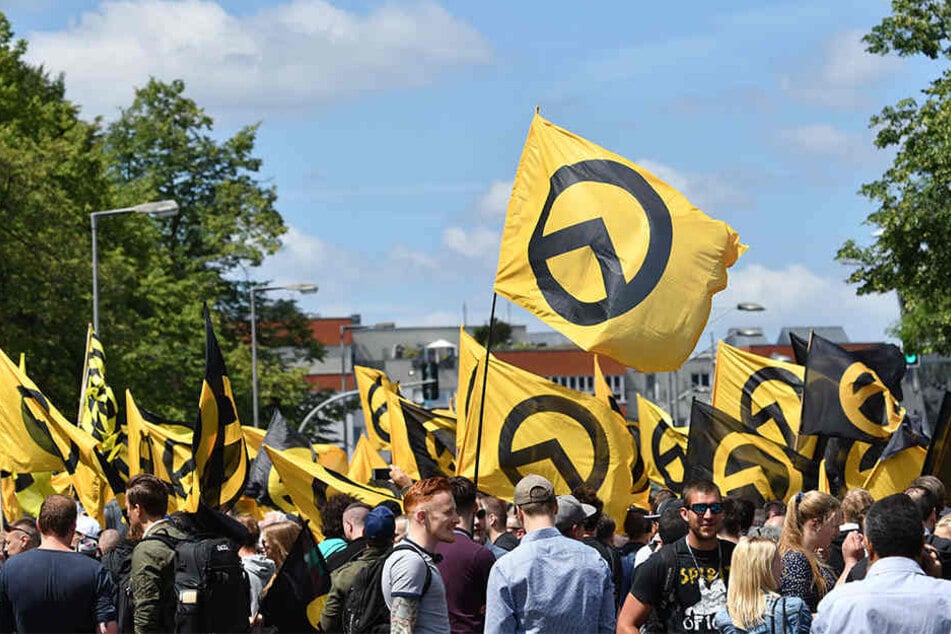 Am Sonnabend marschierten hunderte Anhänger der "Identitären Bewegung durch Berlin.