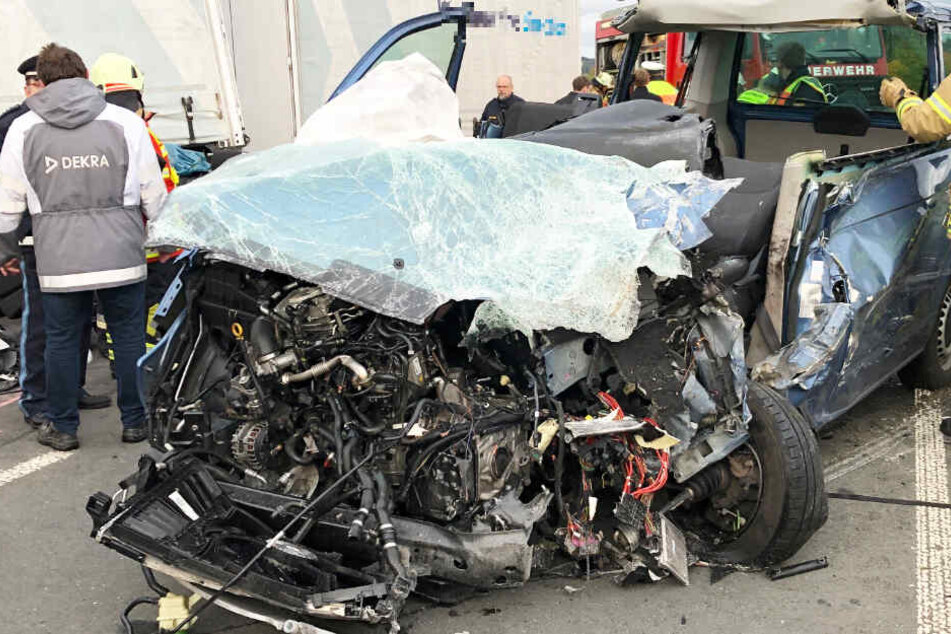 Eine 62 Jahre alte Frau ist bei einem Unfall auf der B289 ums Leben gekommen.