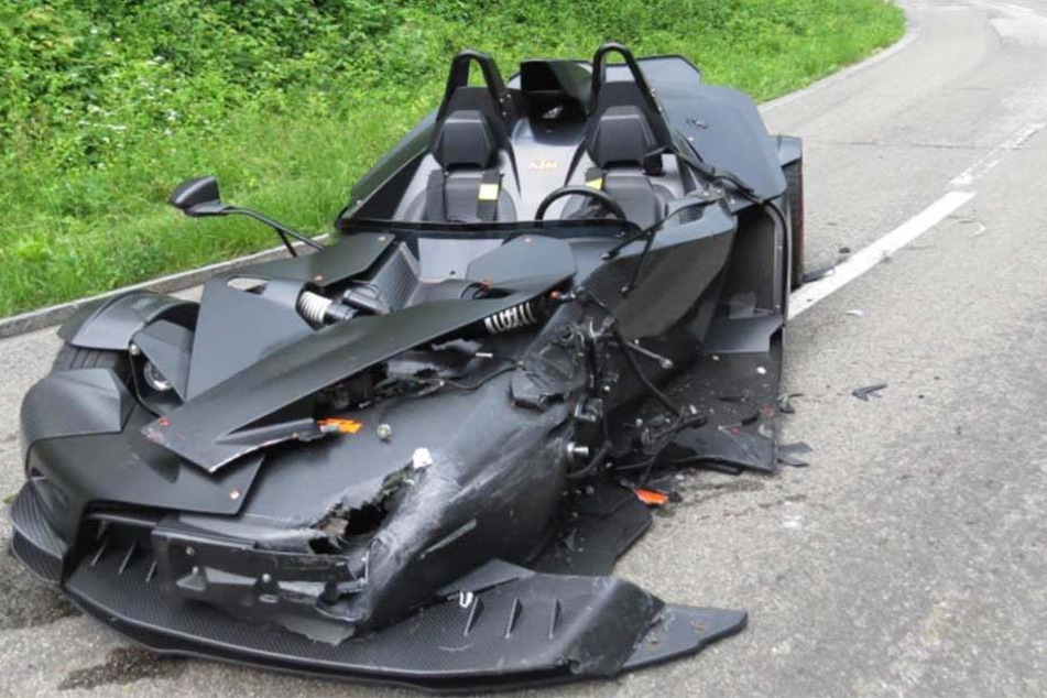 Der KTM x-Bow erinnert, zumindest vor dem Unfall, stark an das Batmobil.