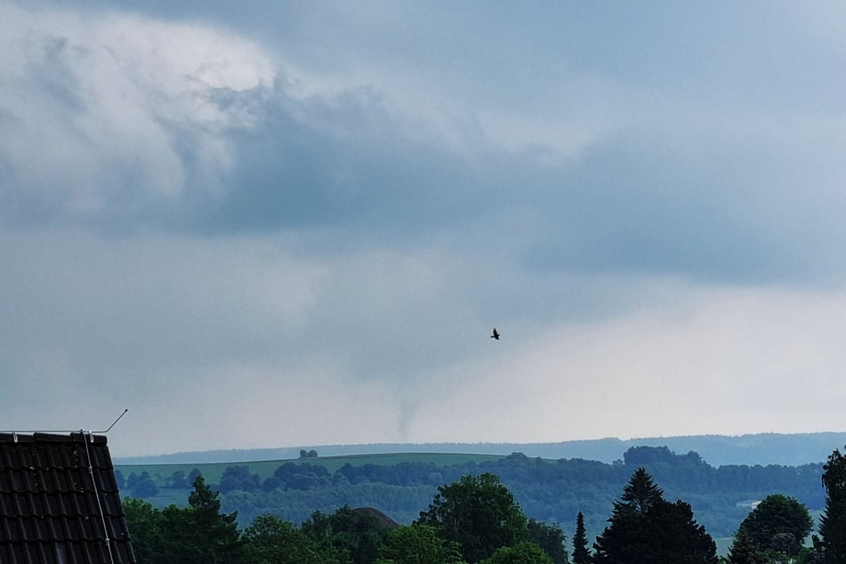 An der Grenze zu Tschechien bildete sich bei dem Unwetter ein schwacher Tornado.