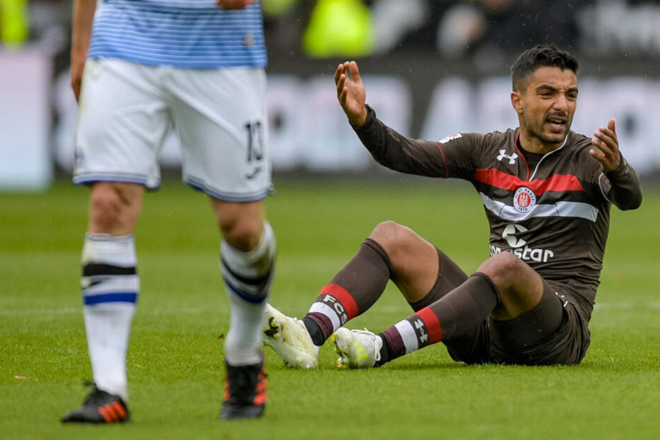 St. Paulis Sami Allagui ärgert sich beim Spiel gegen Arminia Bielefeld.