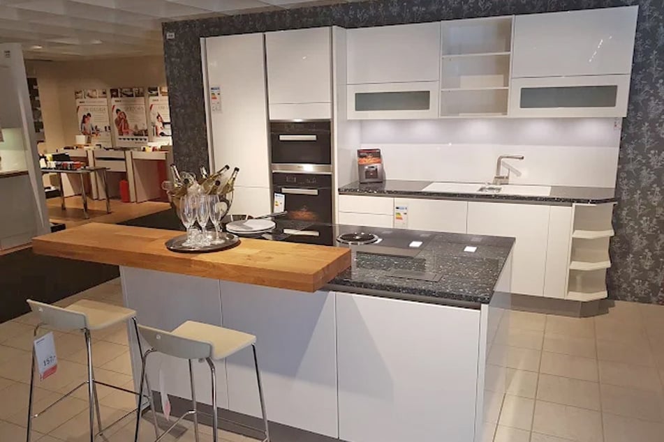 Wer bei XXXLutz am Sonntag (8.2.) einkauft, kann bis zu 1.750 Euro sparen