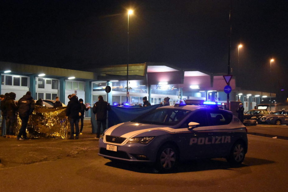 Nach ersten Informationen ging der mit Haftbefehl europaweit gesuchte Tunesier Anis Amri der Polizei bei einer normalen Kontrolle um 3 Uhr in der Nacht zu Freitag ins Netz.