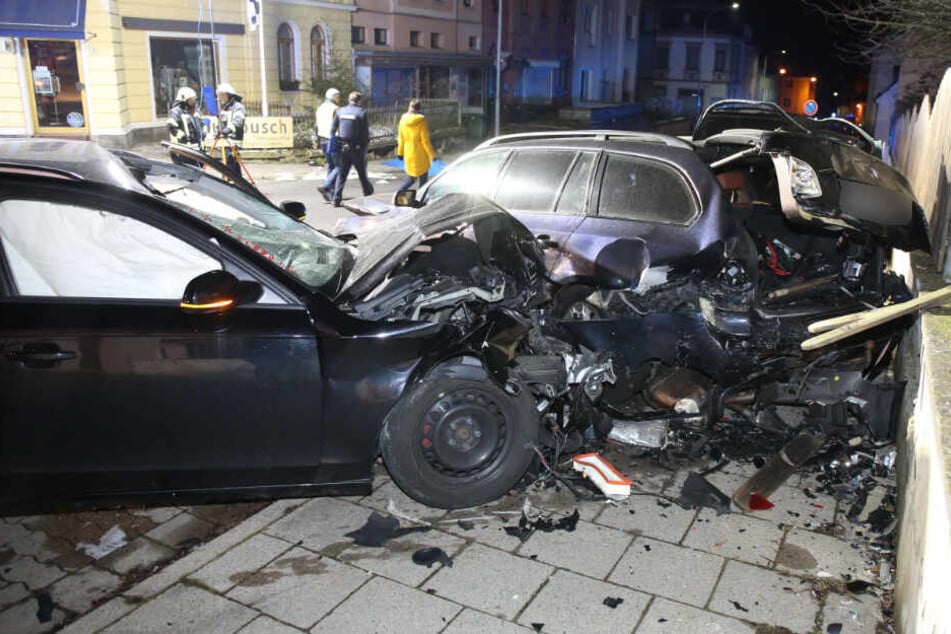 Der Audi-Fahrer raste im Anschluss noch gegen ein Auto.