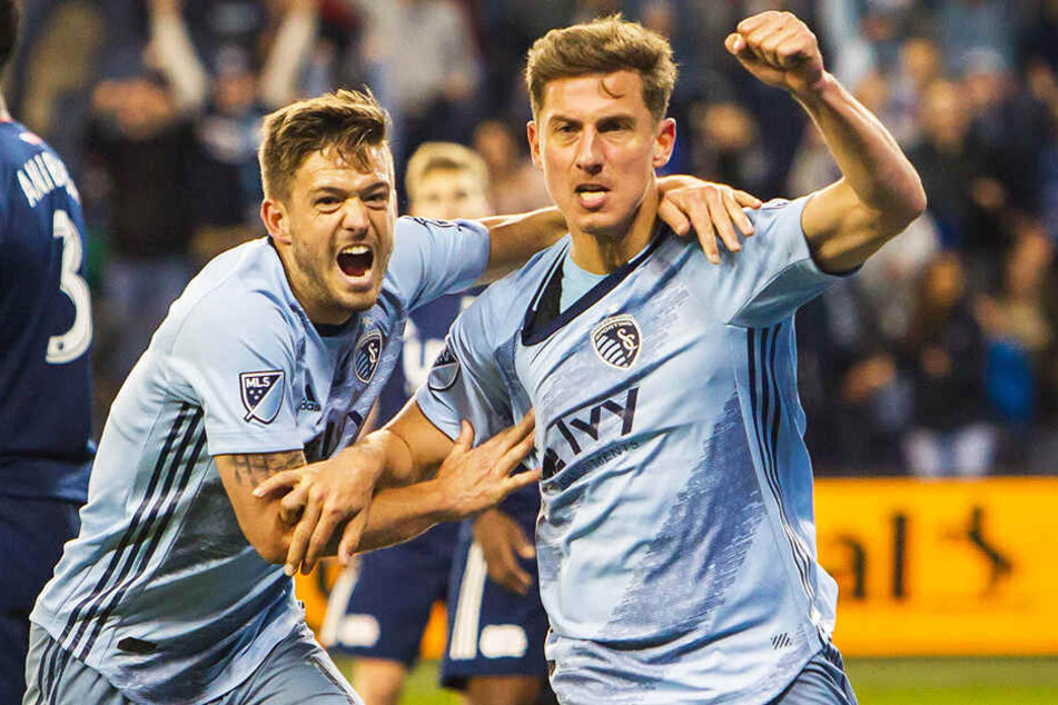 Krisztián Németh (r.) bejubelt seinen wichtigen Treffer zum 4:4-Ausgleich für Sporting Kansas City.