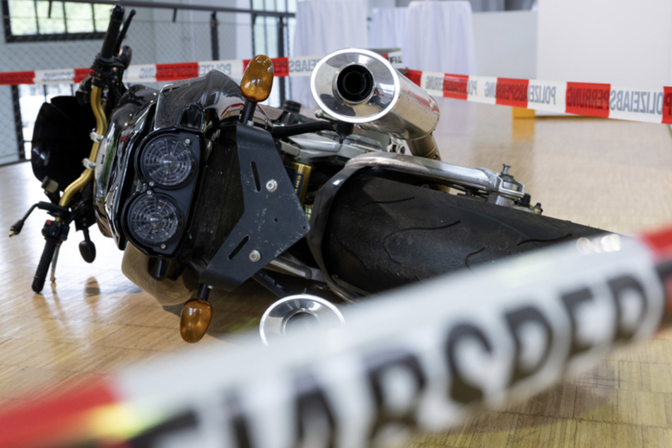 Der Fahrer dieses ausgestellten Motorrads kam bei einem Unfall im Tiergartentunnel (Berlin) ums Leben.