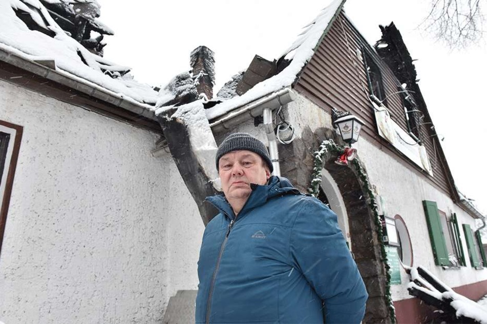 Waldschänken-Wirt Frank Kunath (58) schätzt den Schaden an seinem Lokal auf eine knappe Million Euro.