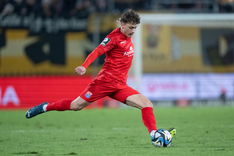 Mit Maurice Krattenmacher (18) kehrt ein alter Bekannter zum FC Bayern zurück.