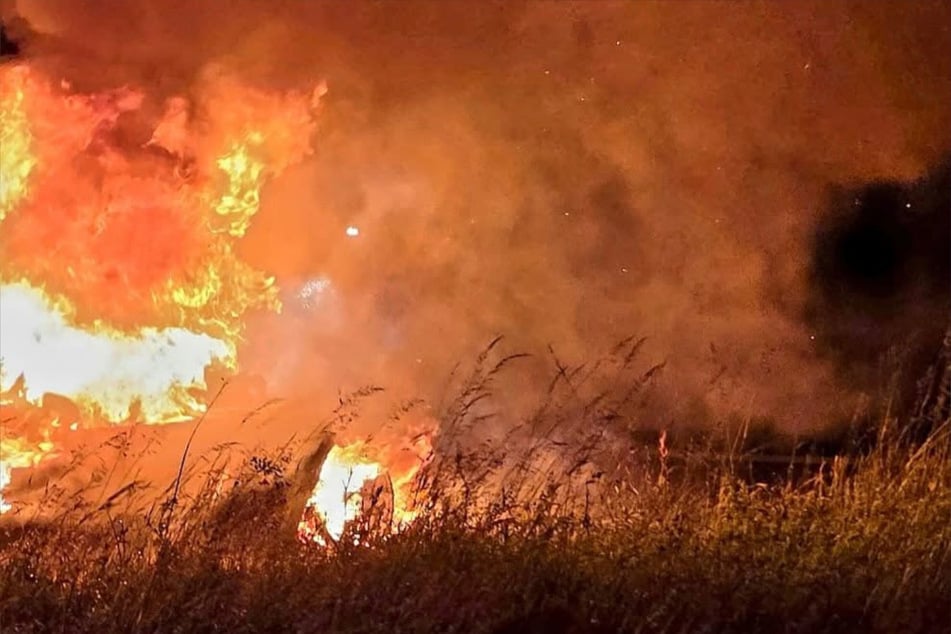 Das Auto stand lichterloh in Flammen.