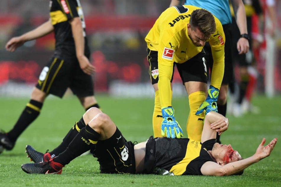 Holger Badstuber blutet stark nach einem Zusammenprall mit dem eigenen Mitspieler.