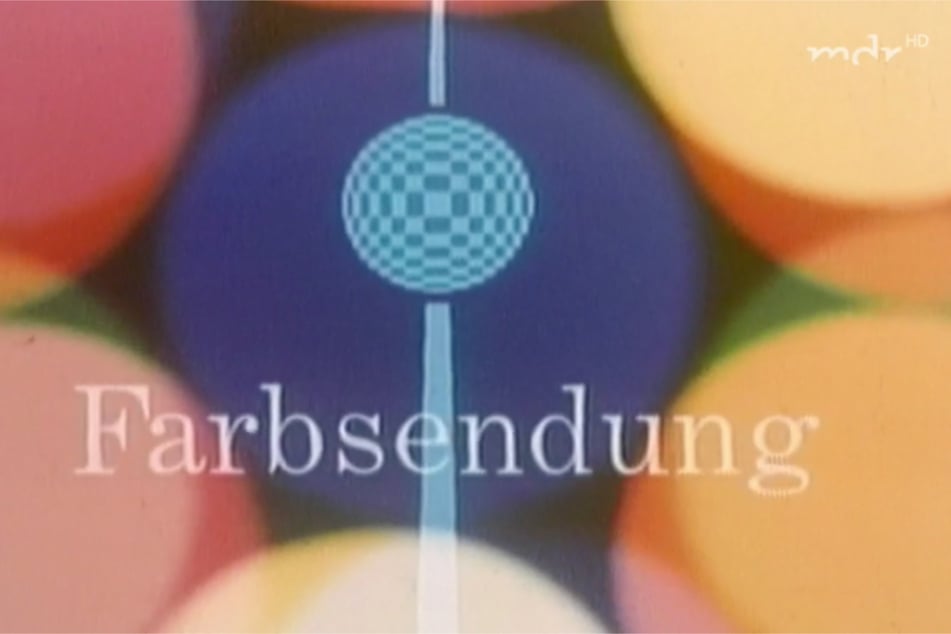 Pünktlich zum 20. Jahrestag der DDR wurde das zweite Programm und damit das Farbfernsehen vorgestellt.