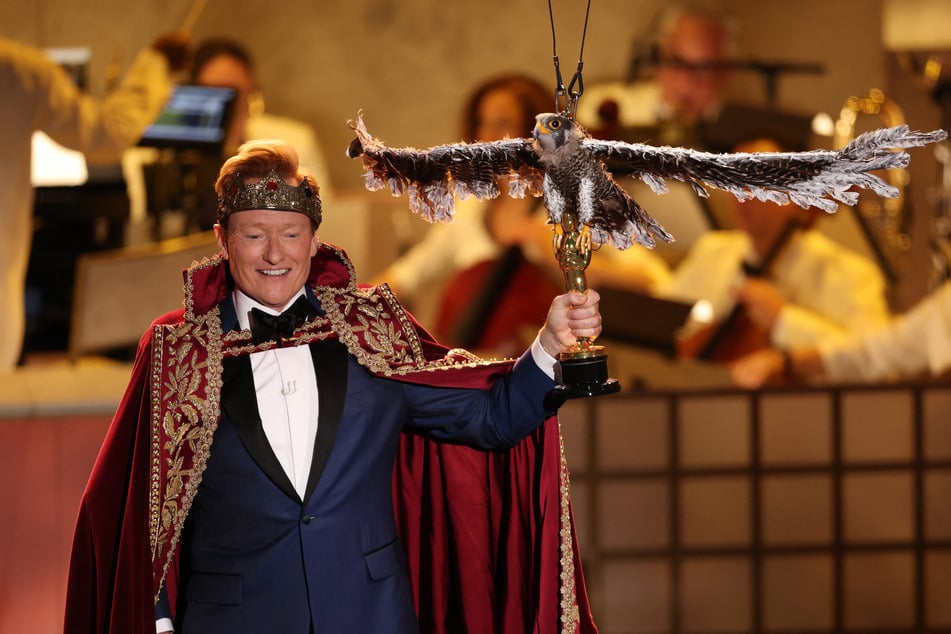 O'Brien ließ sich "seinen" Goldjungen besonders feierlich überreichen.