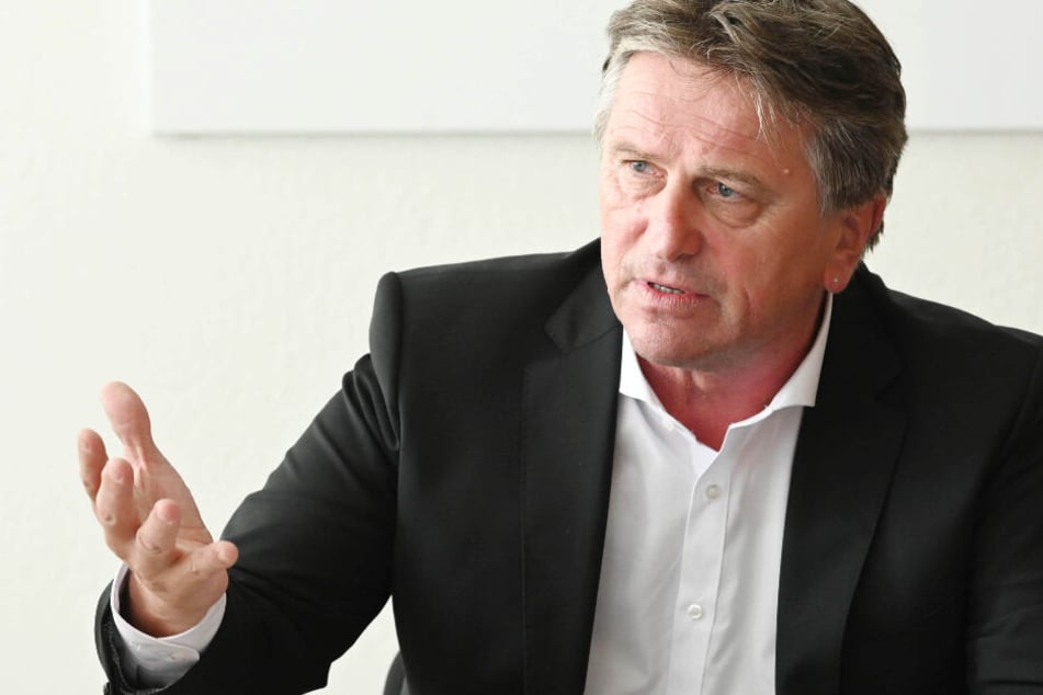 Baden-Württembergs Gesundheitsminister Manne Lucha (58, Grüne).