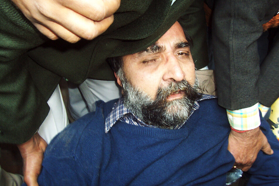 Bei einem Gerichtstermin 2007 wurde der Angeklagte Pandher von Umstehenden angegriffen und verprügelt.