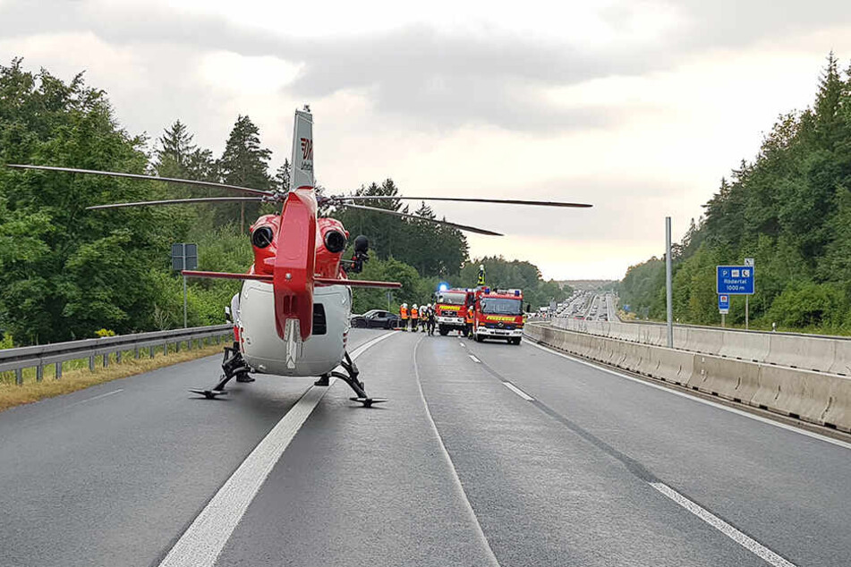 Ein Rettungs-Hubschrauber war ebenfalls vor Ort im Einsatz.