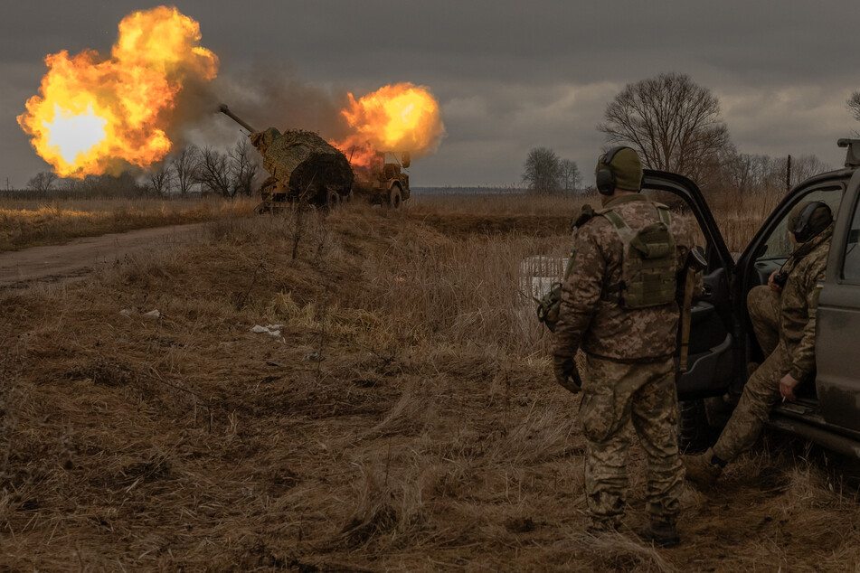 Von der Donbas-Front werden hefige Kämpfe gemeldet. Die Russen haben nach wie vor die Initative.