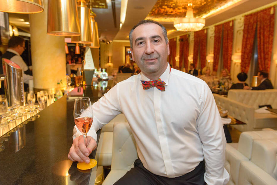 Arturo Gevorgyan (49) freut sich auf den 6. Geburtstag seiner Champagner Lounge.
