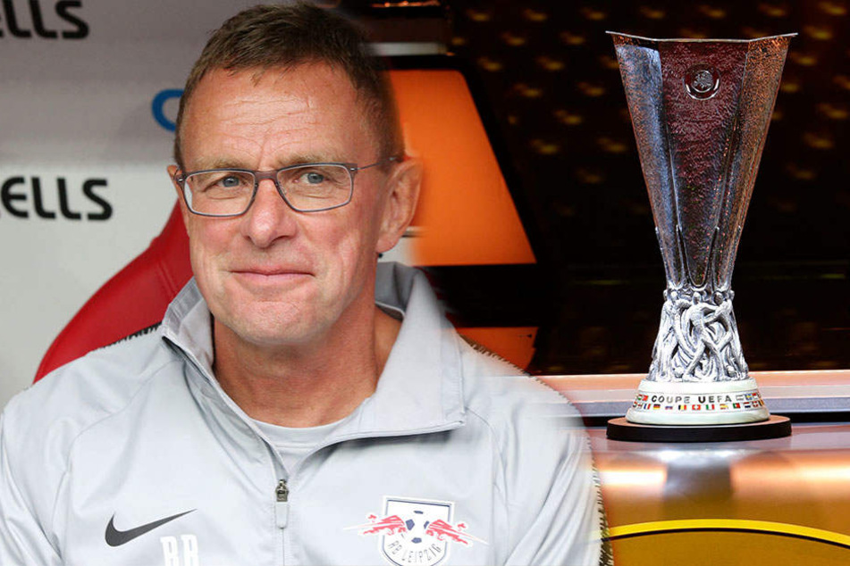 Da kann man schon mal einen Blick auf den Pokal wagen: RB-Coach Ralf Rangnick will in der Europa League möglichst weit kommen.