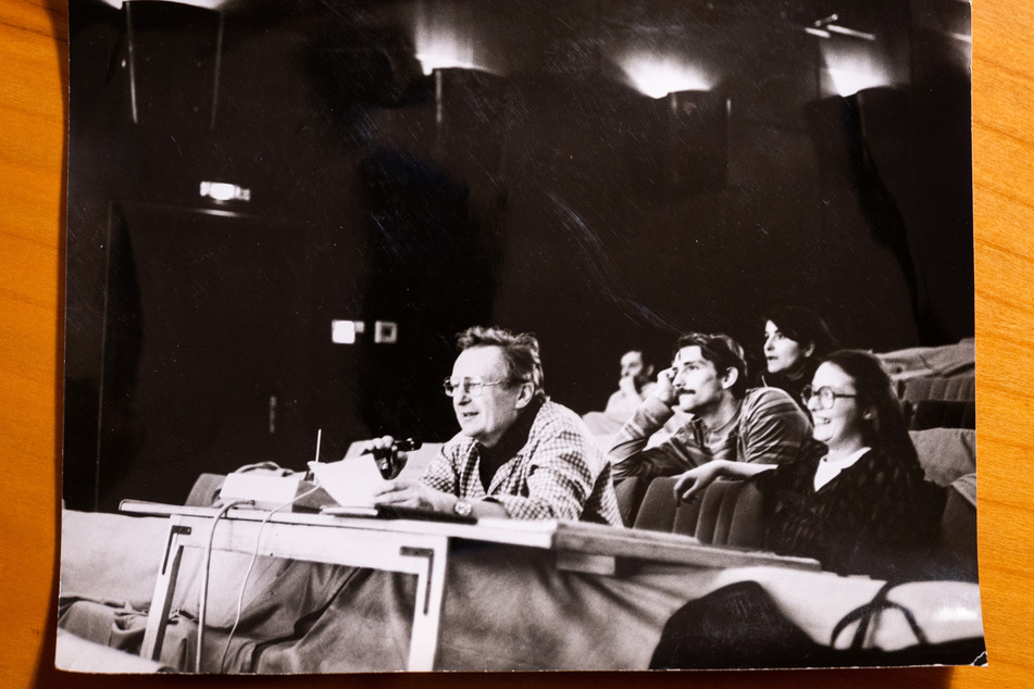 Hartwig Albiro im Jahr 1983 am Regiepult des Schauspielhauses - hier war er jahrzehntelang zu Hause.