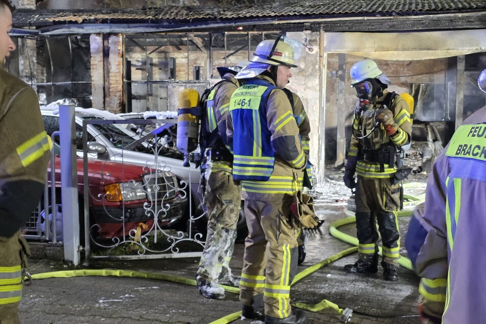 Die Feuerwehr war mehrere Stunden im Einsatz.
