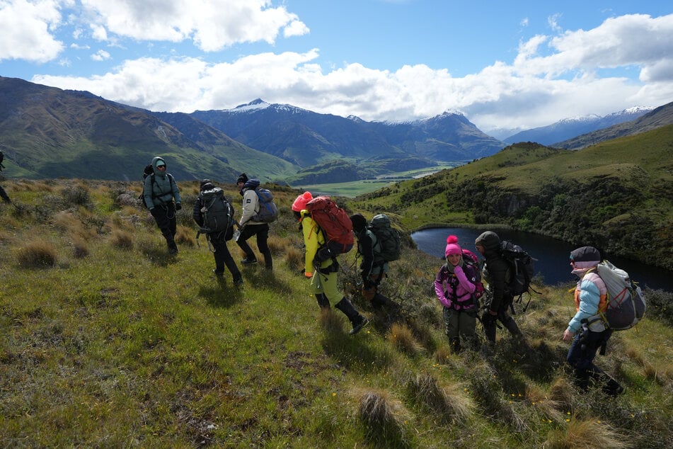 Gemeinsam mit anderen Prominenten bestieg der gebürtige Hesse einen Berg in Neuseeland.
