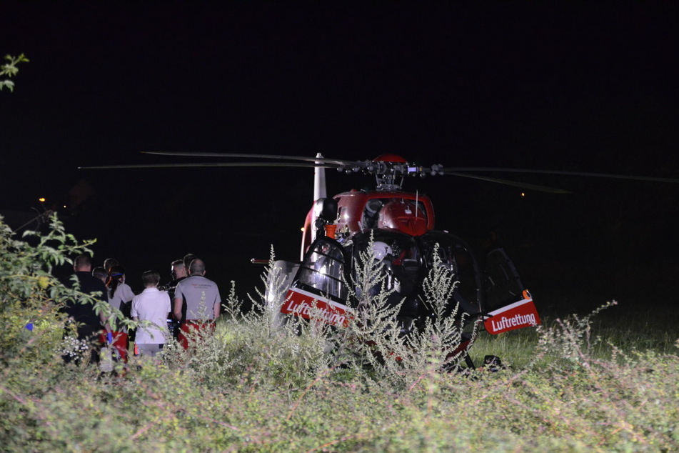 Der 39-Jährige wurde mit einem Rettungshubschrauber nach Leipzig geflogen.