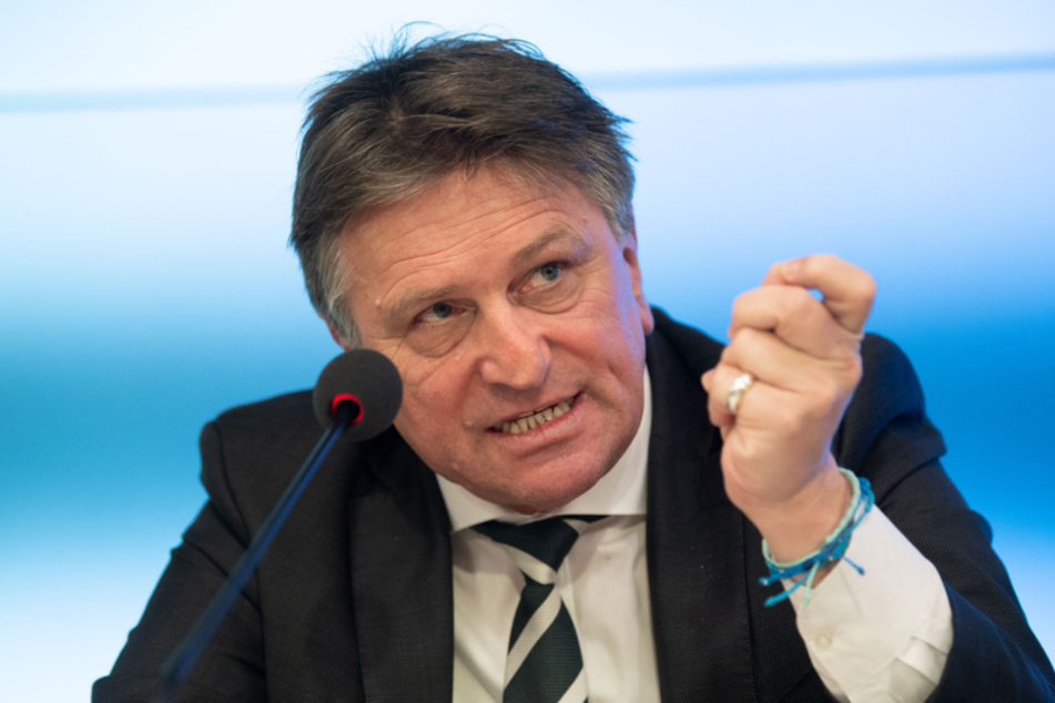 Sozialminister Manne Lucha (58, Grüne) will eine Strategie vorstellen, wie gegen Kinderarmut vorgegangen werden soll.