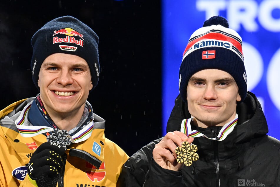 Müsste Andreas Wellinger (29, l.) eigentlich die Goldmedaille von Marius Lindvik (26) zustehen?