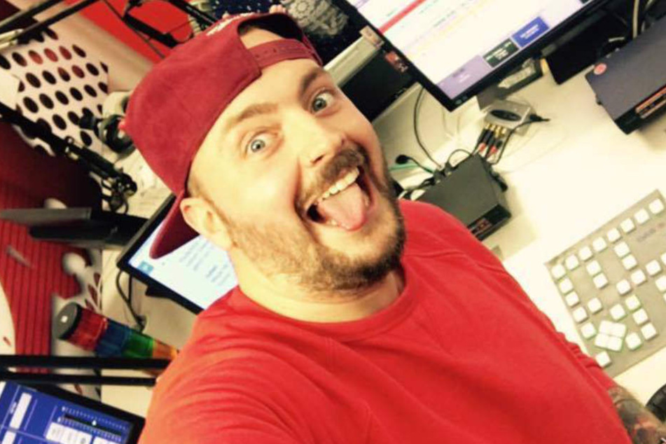 Gut gelaunt und knallwach - so kennt man Julian. Dass der Moderator in seinem Leben schon viel durchmachen musste, offenbart er jetzt.