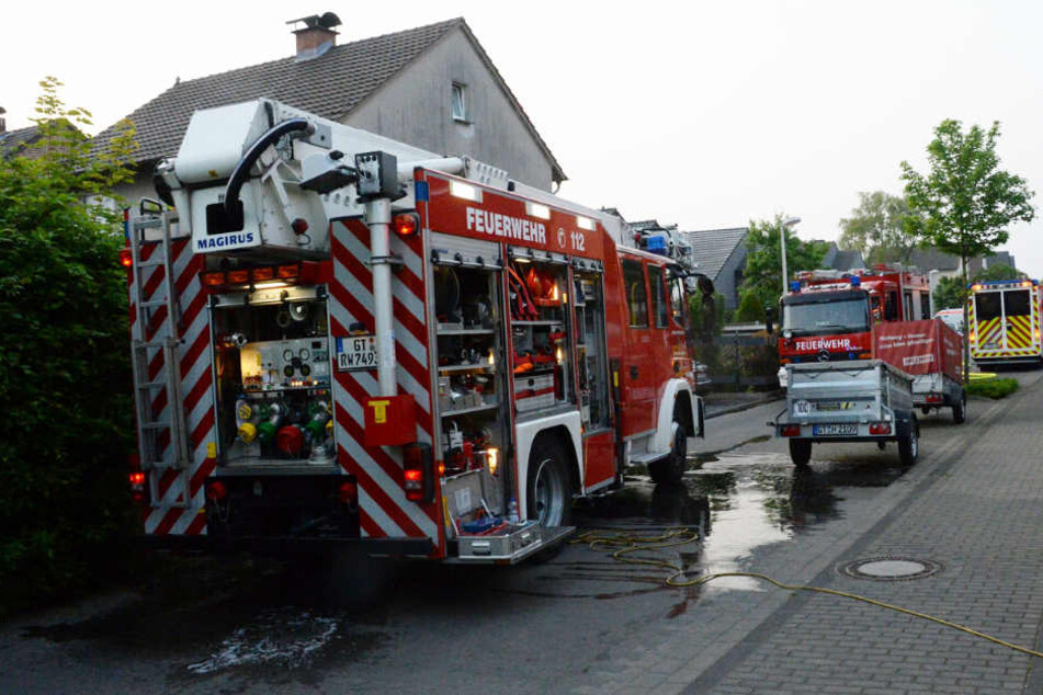 Mit einem Großaufgebot rückte die Feuerwehr an.