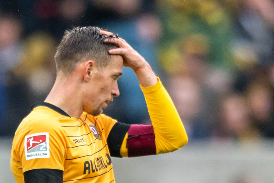 Es ist zum Haare raufen. Wegen der 5. gelben Karte muss Jannik Müller gegen Arminia Bielefeld zuschauen.