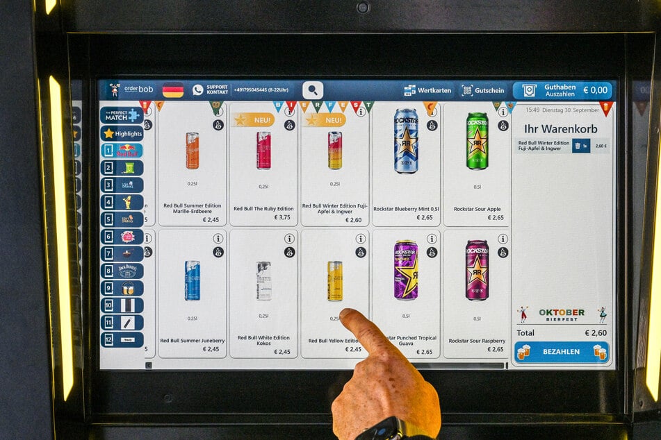 Bestellt werden kann alles über einen Bildschirm.