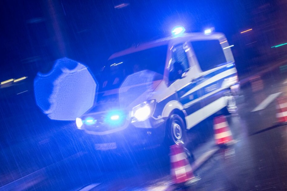 Die Polizei ermittelt nun gegen einen vierten Mann. (Symbolbild)