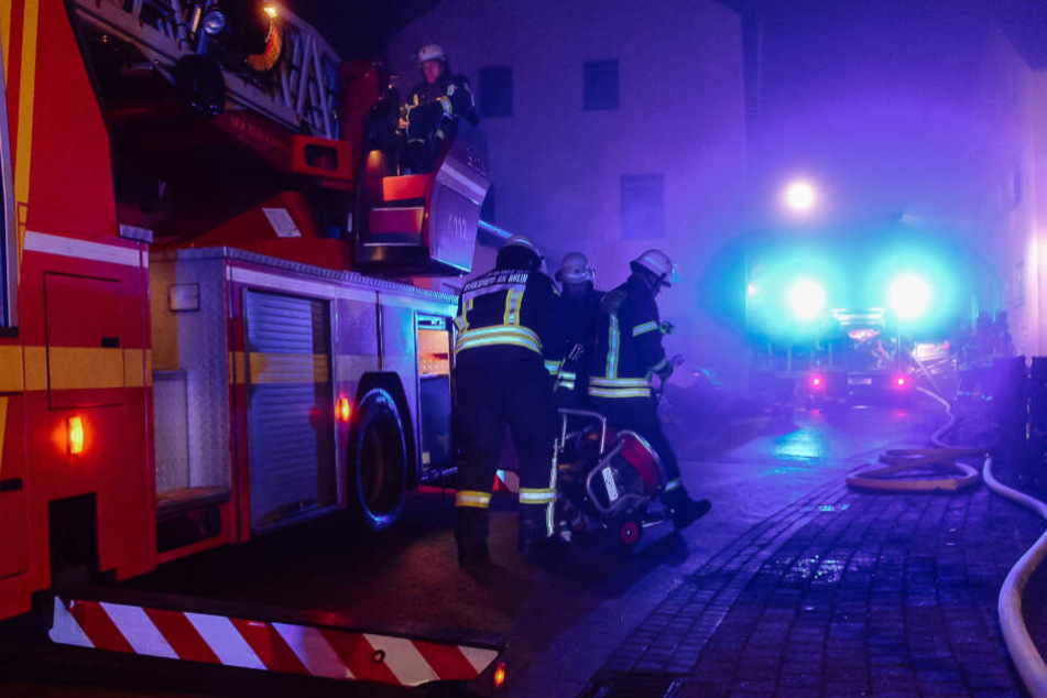 Rund 40 Feuerwehrleute waren im Einsatz.