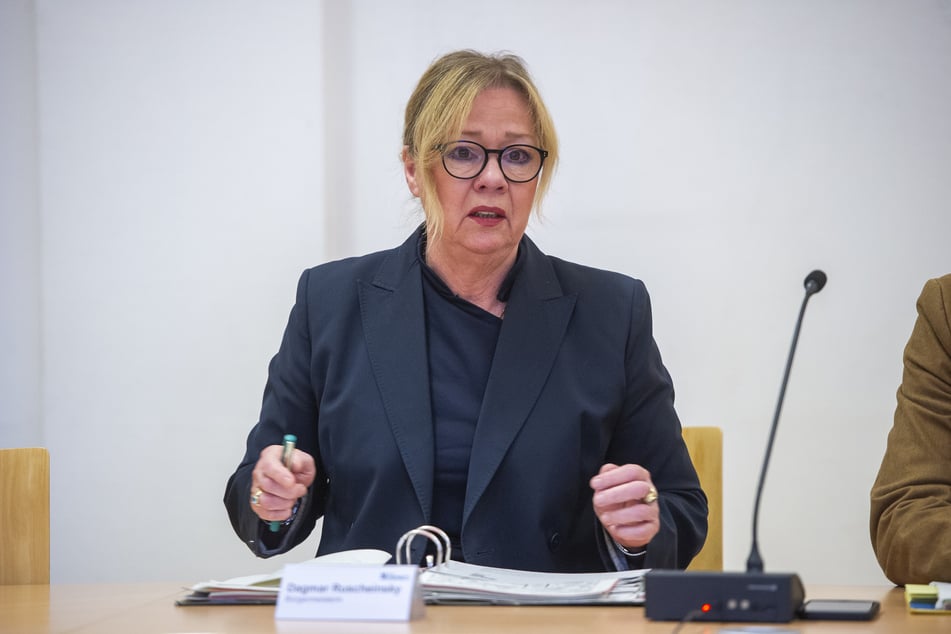Sozialbürgermeisterin Dagmar Ruscheinsky (67, parteilos) hat die neue Beitragstabelle für die Chemnitzer Kinderbetreuung vorgelegt.