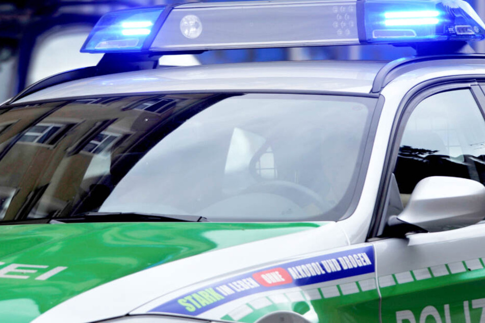 Der Fahrer eines Polizeiautos hatte keine Chance, den Unfall zu verhindern. (Symbolbild)