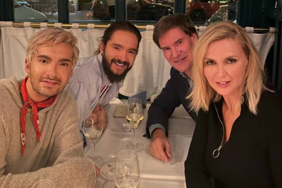 Bill (l) und Tom Kaulitz (30) haben sich in München mit Carsten Maschmeyer (60) und Veronica Ferres (54) getroffen.