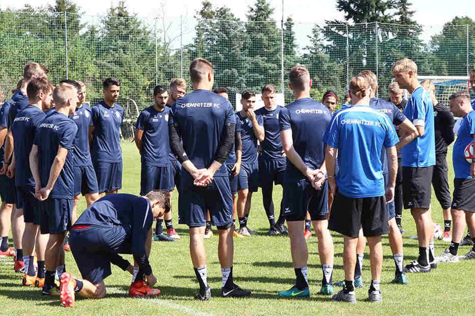Trainer David Bergner holte zum Abschluss in Templin seine Schäfchen nochmal zusammen. Er zog ein zufriedenes Fazit. Die Tage in der Uckermark haben sich für ihn gelohnt.
