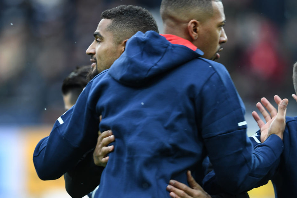 Begrüßung unter Brüdern: Kevin-Prince und Jerome Boateng (re.).